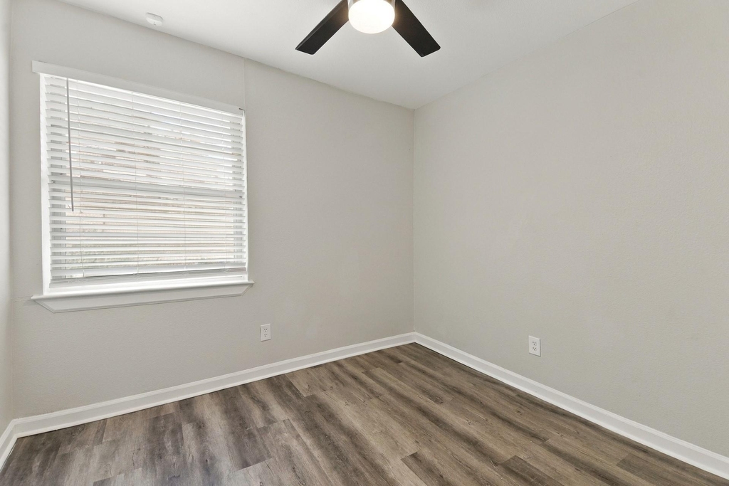 2420 Bamboo Street - Photo 10