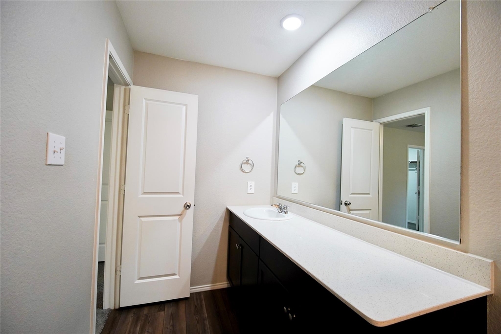 2921 Bronte Boulevard - Photo 7