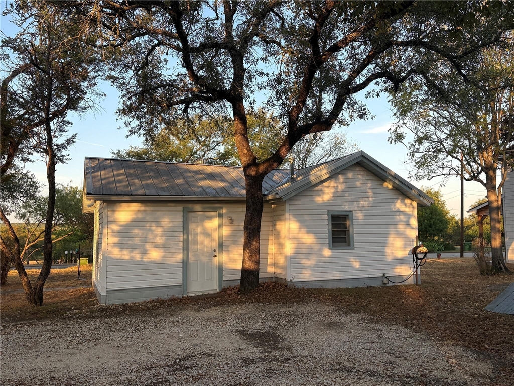 407 Paluxy Street - Photo 4