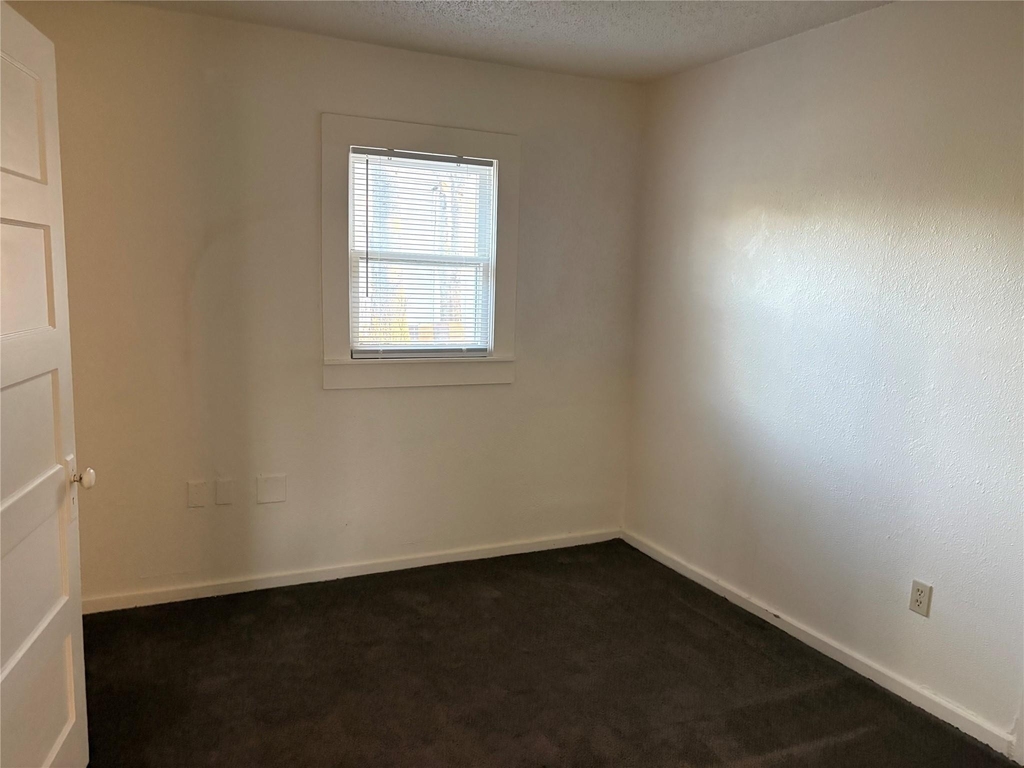 407 Paluxy Street - Photo 11