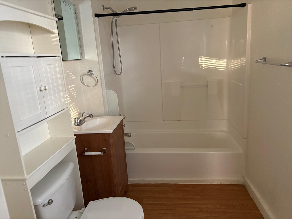 407 Paluxy Street - Photo 10