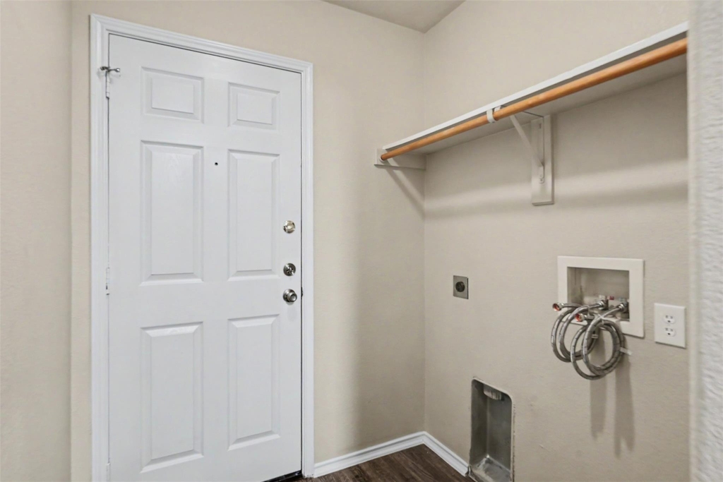 8028 Tanner Avenue - Photo 8