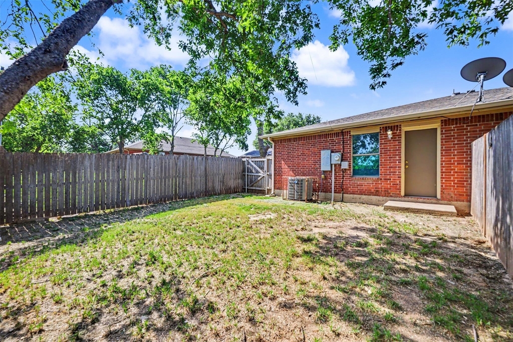 8028 Tanner Avenue - Photo 20