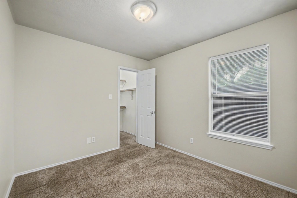 8028 Tanner Avenue - Photo 12