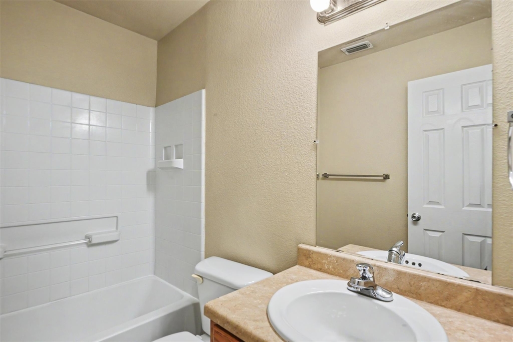 8028 Tanner Avenue - Photo 9