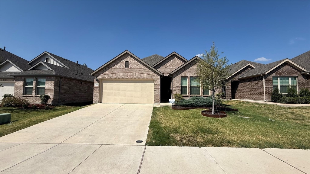 704 Big Bend Parkway - Photo 0