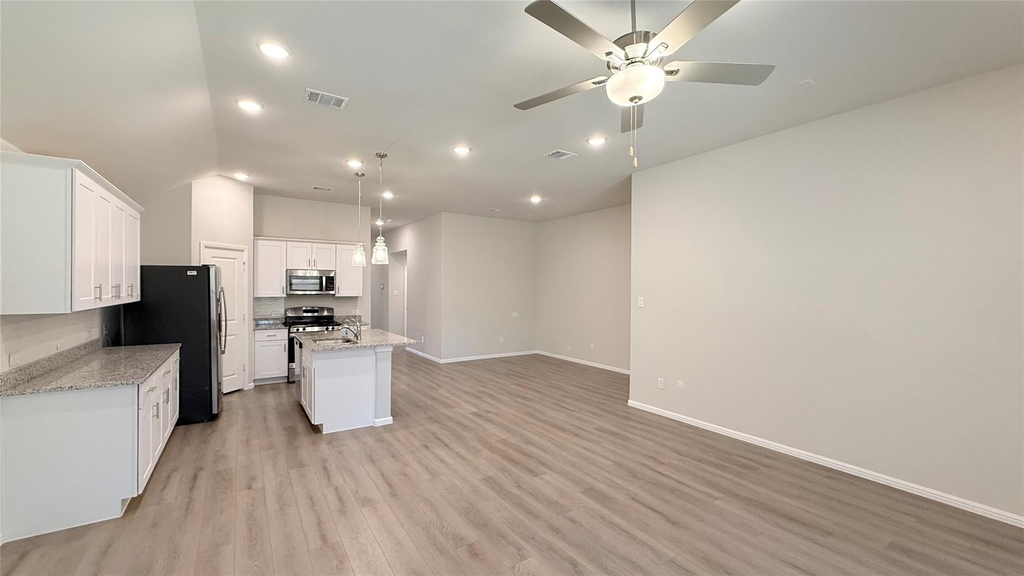 704 Big Bend Parkway - Photo 9