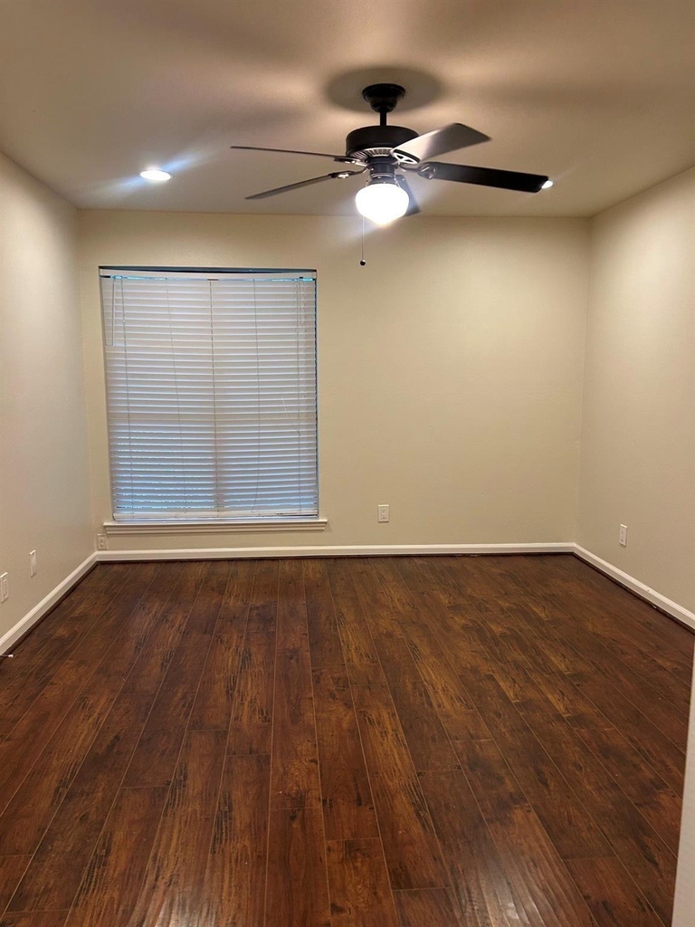 7525 Holly Hill Drive - Photo 3