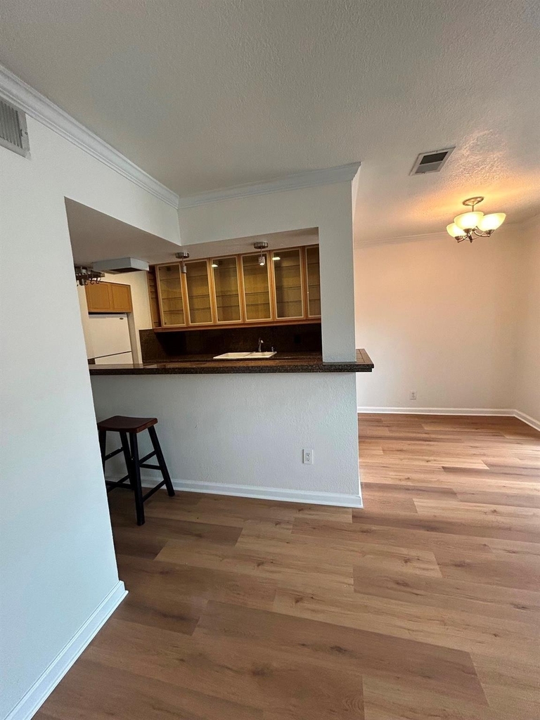 4112 Bowser Avenue - Photo 7