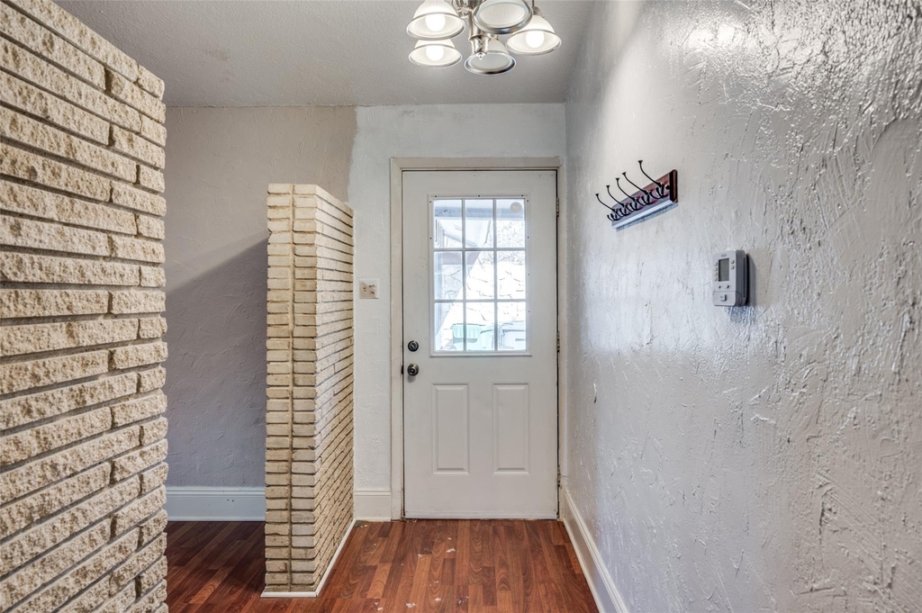 3406 Halifax Drive - Photo 2