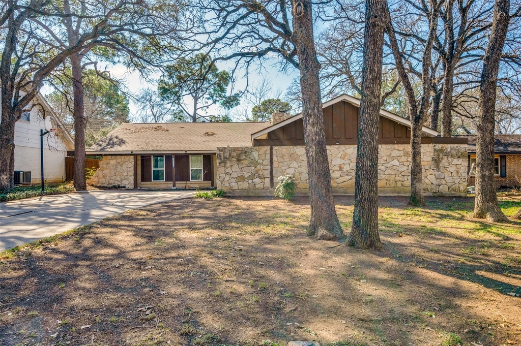 3406 Halifax Drive - Photo 1
