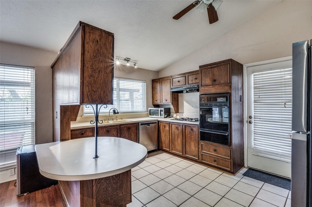 3406 Halifax Drive - Photo 11