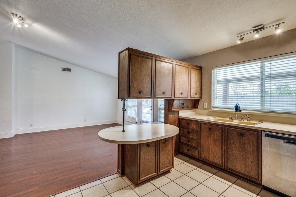 3406 Halifax Drive - Photo 10