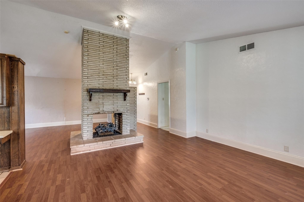 3406 Halifax Drive - Photo 4
