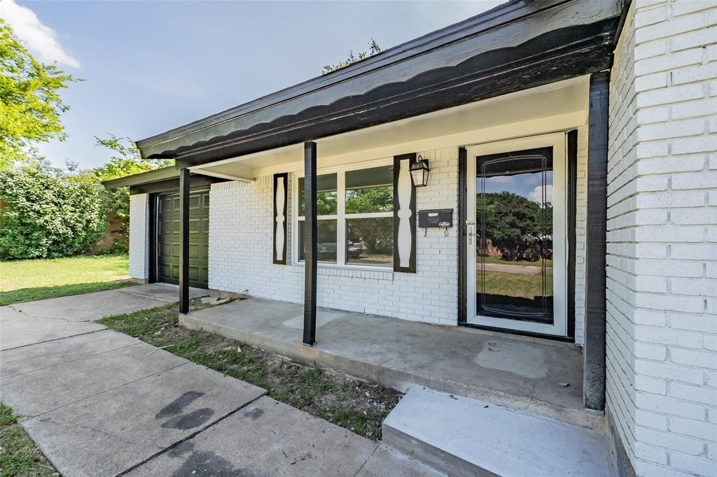 4920 Colorado Boulevard - Photo 3
