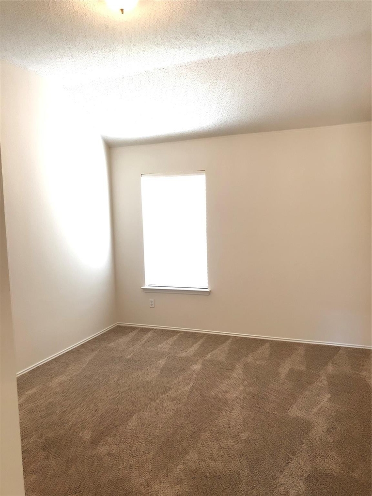 9505 Sean Drive - Photo 10