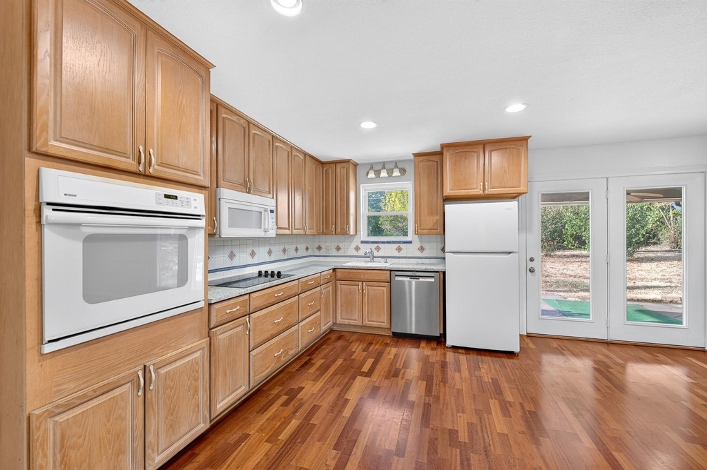 7005 Oakland Lane - Photo 4