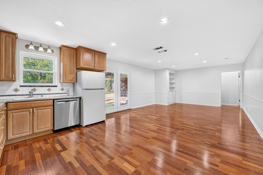7005 Oakland Lane - Photo 3