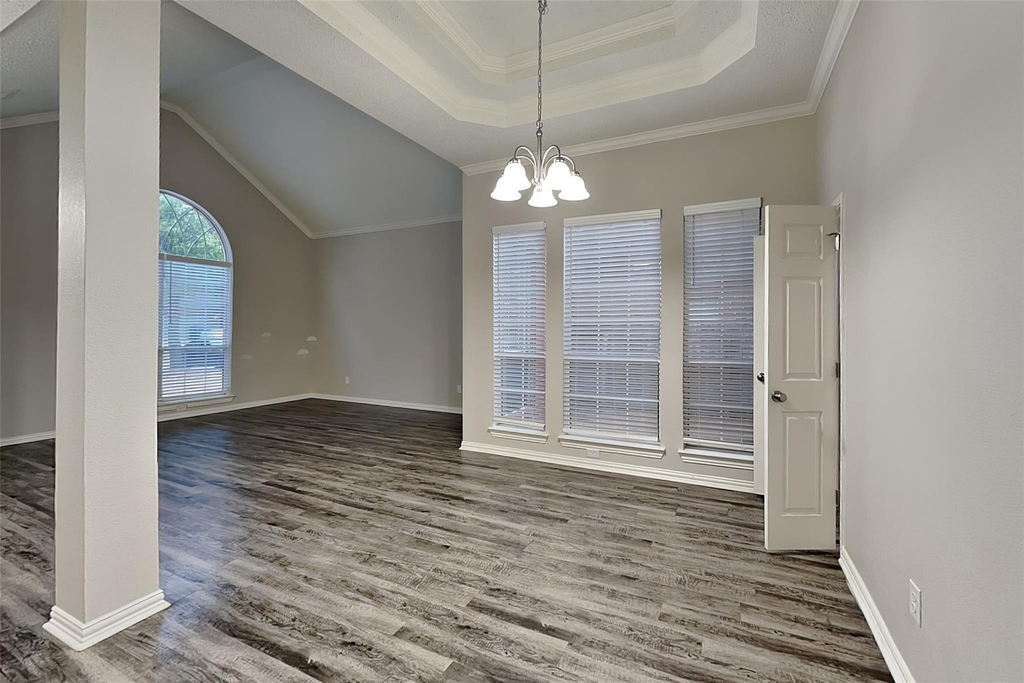 1705 Bershire Court - Photo 8