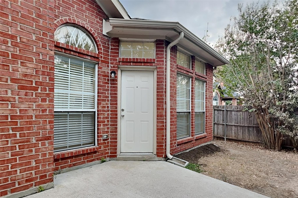 1705 Bershire Court - Photo 21