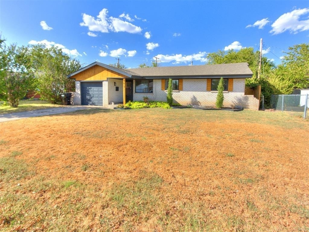 907 Sw 3rd Street - Photo 1
