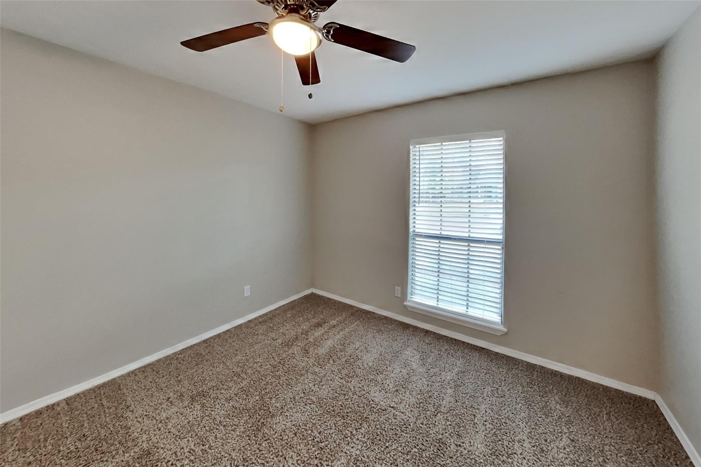 1528 Jabbet Drive - Photo 10