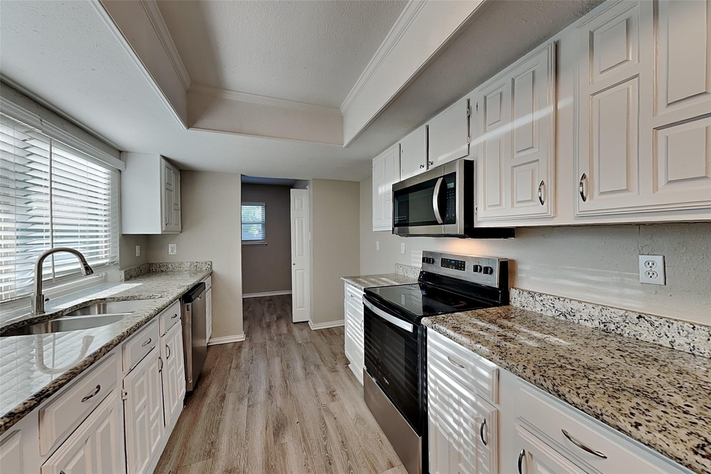 4144 Staghorn Circle S - Photo 4