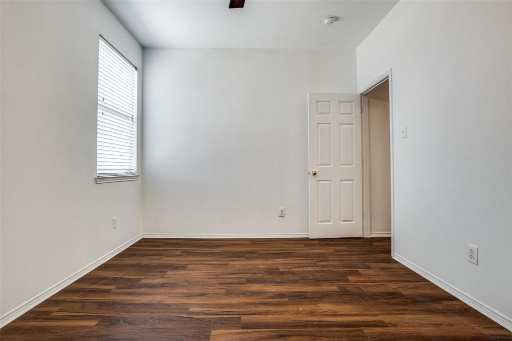 4021 Carrington Drive - Photo 17