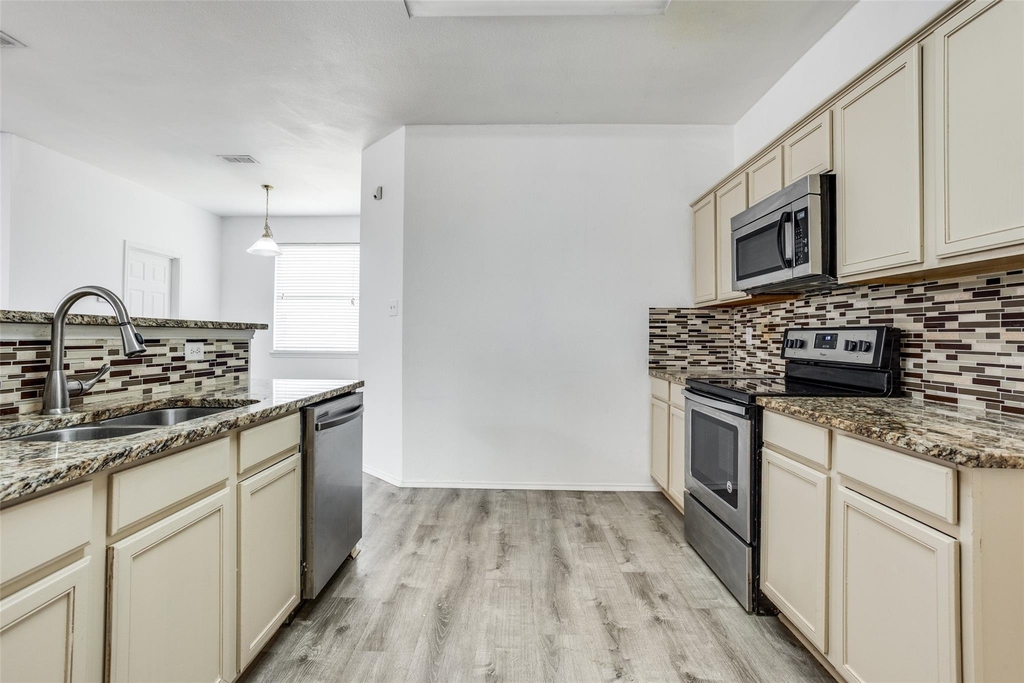 4021 Carrington Drive - Photo 15