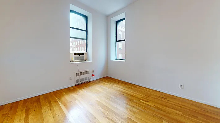 1297 Lexington Avenue - Photo 2