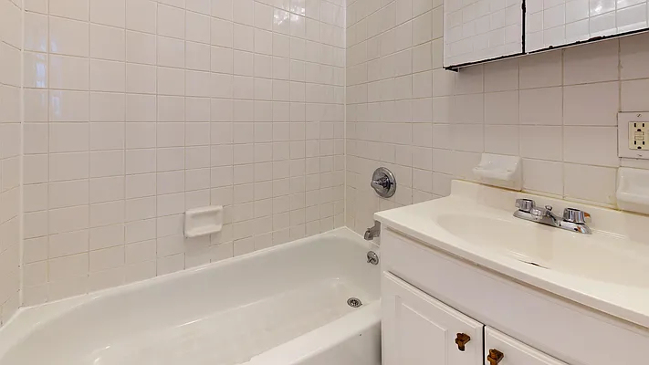 1297 Lexington Avenue - Photo 4