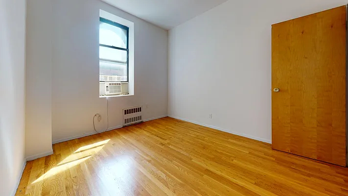 1297 Lexington Avenue - Photo 3