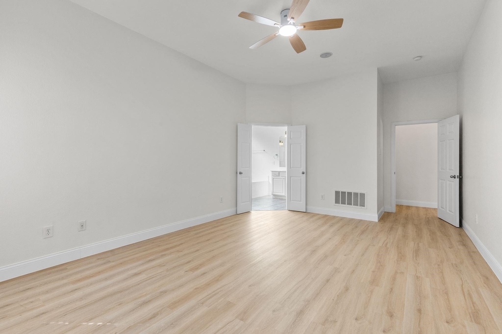 8200 Watson Road - Photo 21