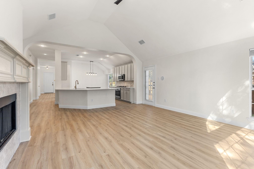 8200 Watson Road - Photo 12