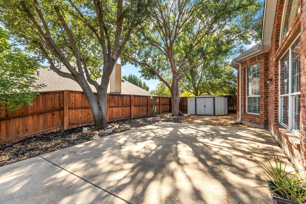 8200 Watson Road - Photo 32