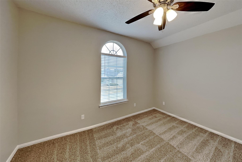4408 Lansbury Lane - Photo 16