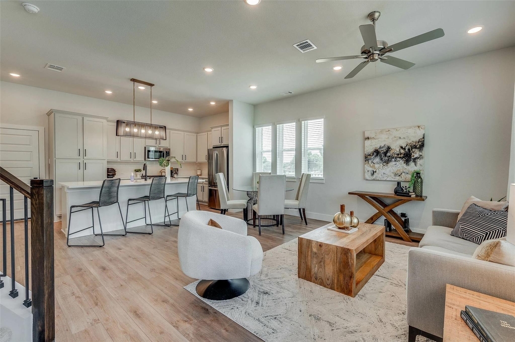 505 Mission Trail - Photo 1