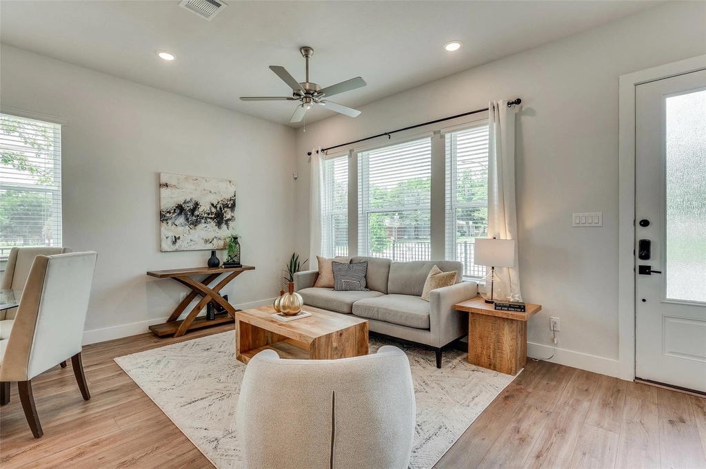 505 Mission Trail - Photo 2