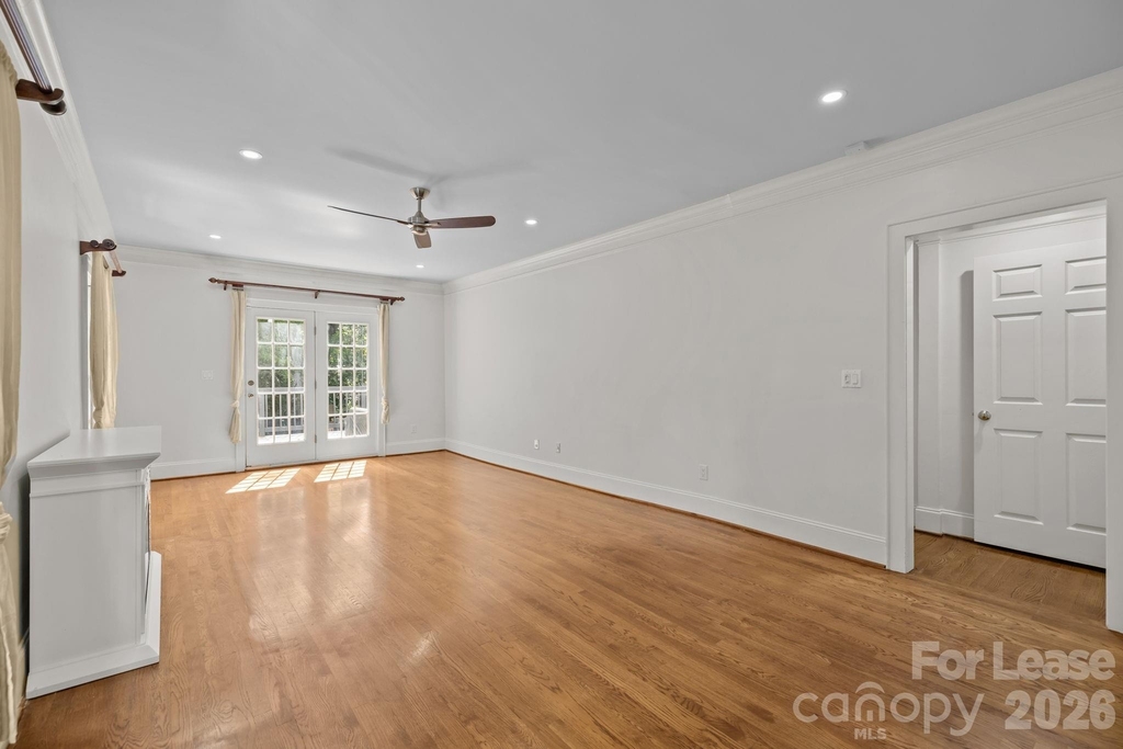 1705 Fountain View - Photo 15