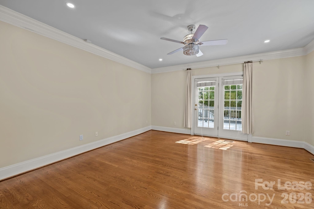 1705 Fountain View - Photo 18