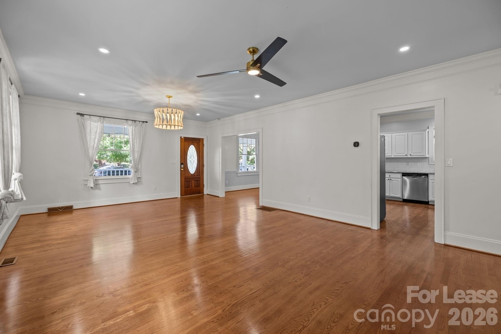 1705 Fountain View - Photo 4