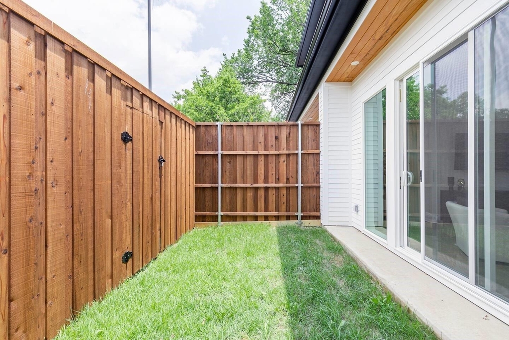 913 Muncie Avenue - Photo 14