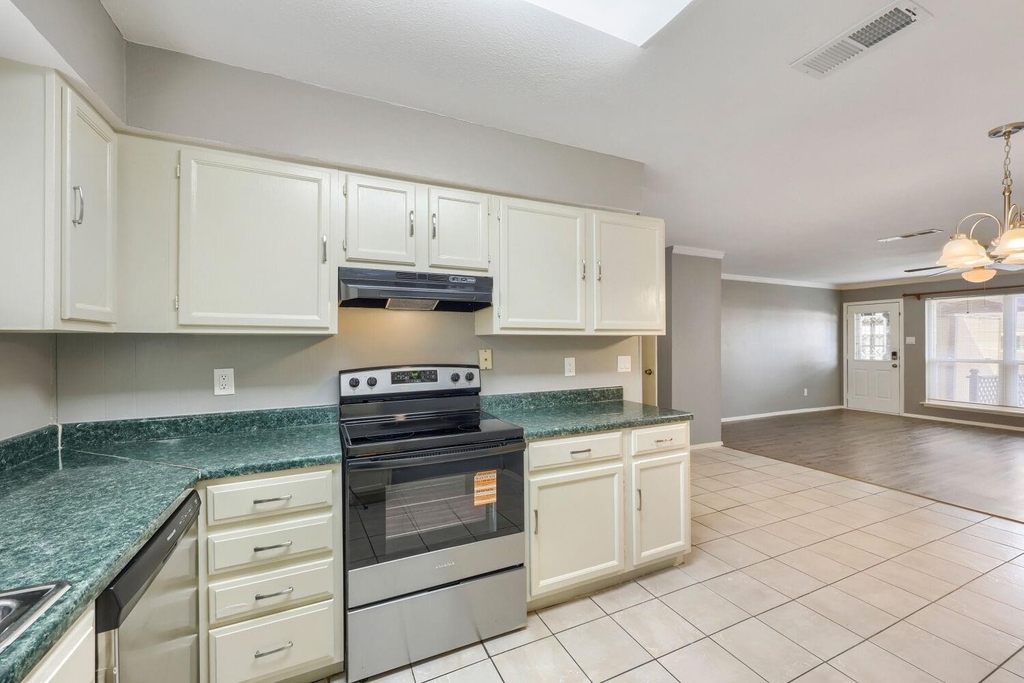 22 E Townhouse Lane - Photo 7