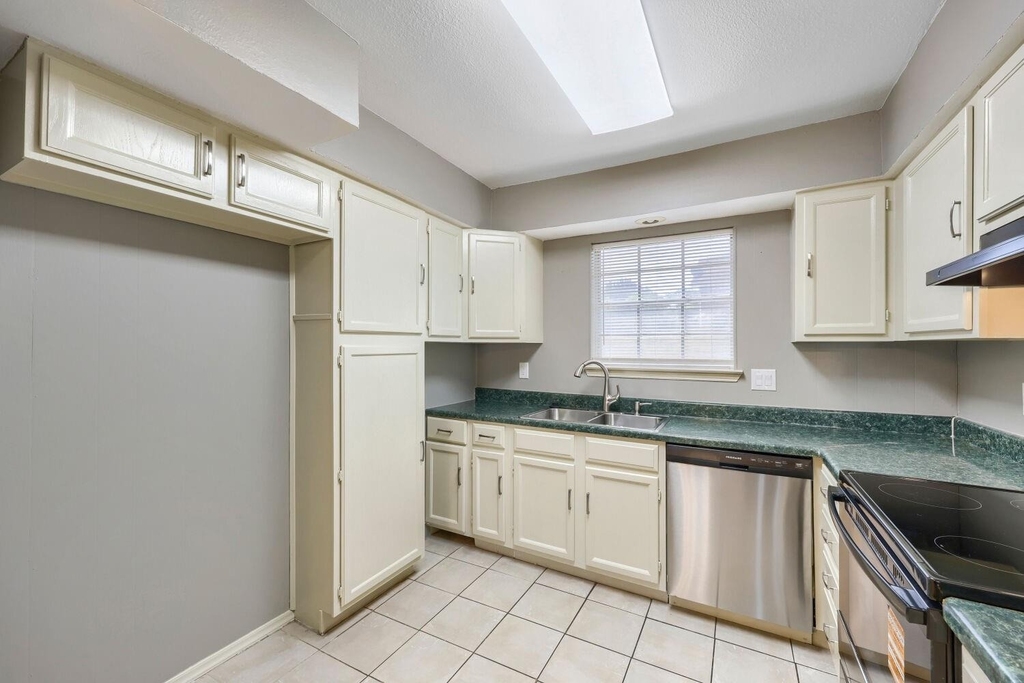22 E Townhouse Lane - Photo 6