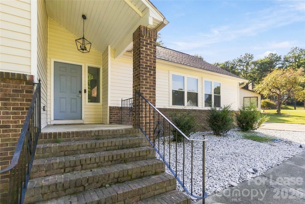 7419 Bent Oak Road - Photo 2