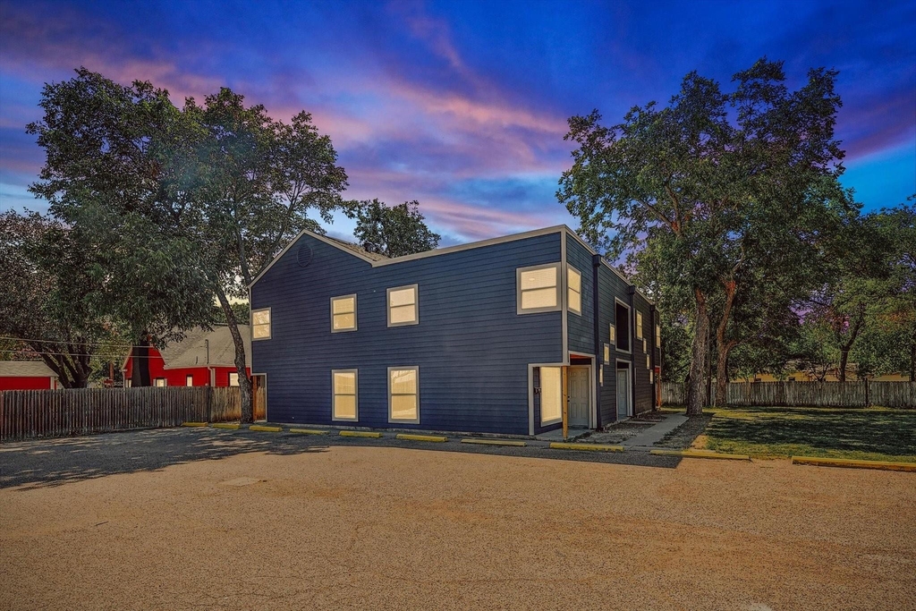 805 W Chambers Street - Photo 13