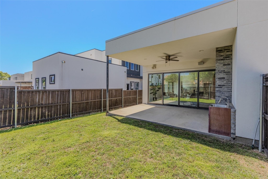 9742 Sunset Drive - Photo 32