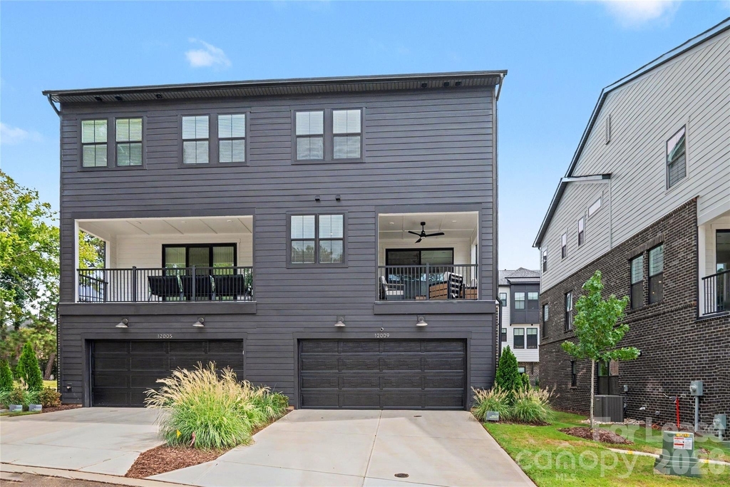 12009 Elsa Lane - Photo 1