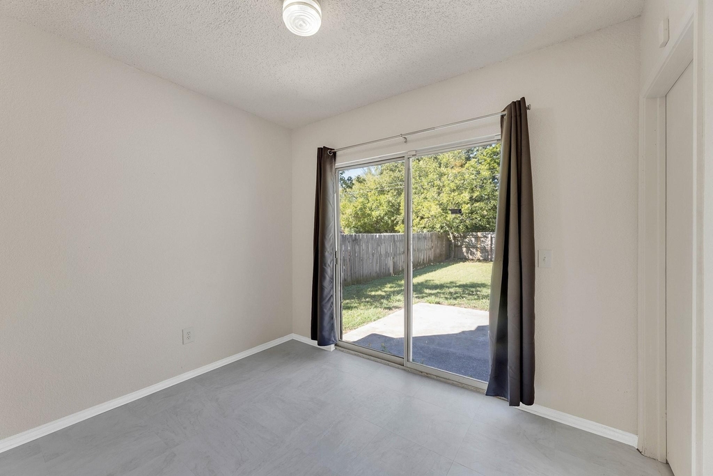 919 Sumac Drive - Photo 8
