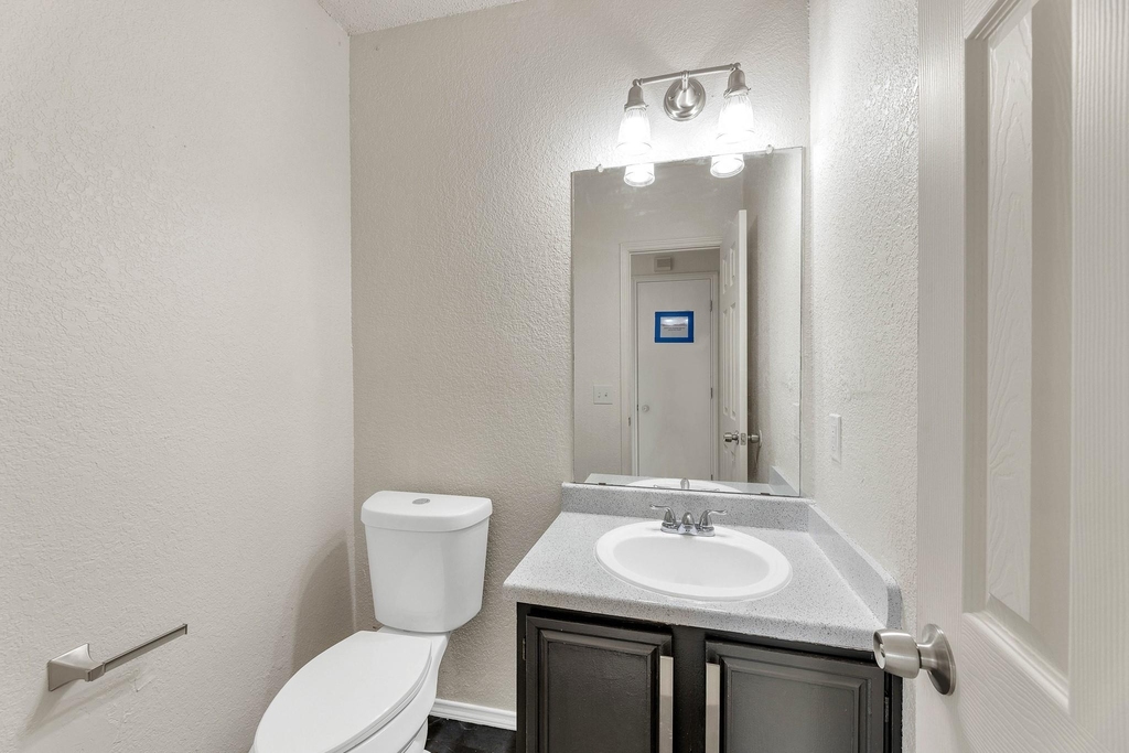 919 Sumac Drive - Photo 7